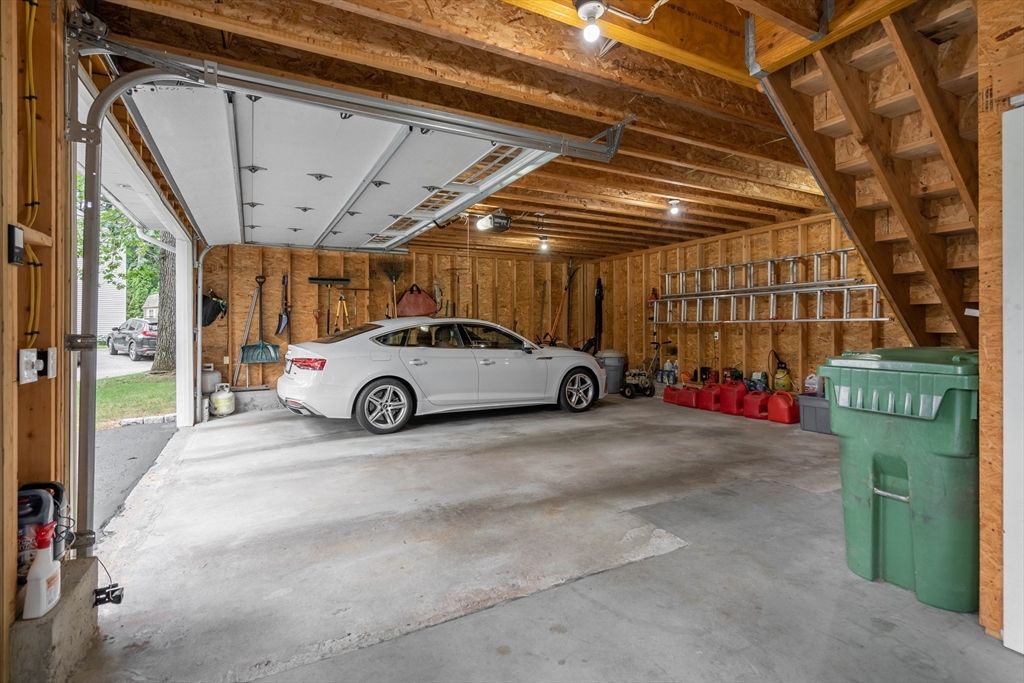 Garage, Interior, Wooden Beams, Wooden Walls
