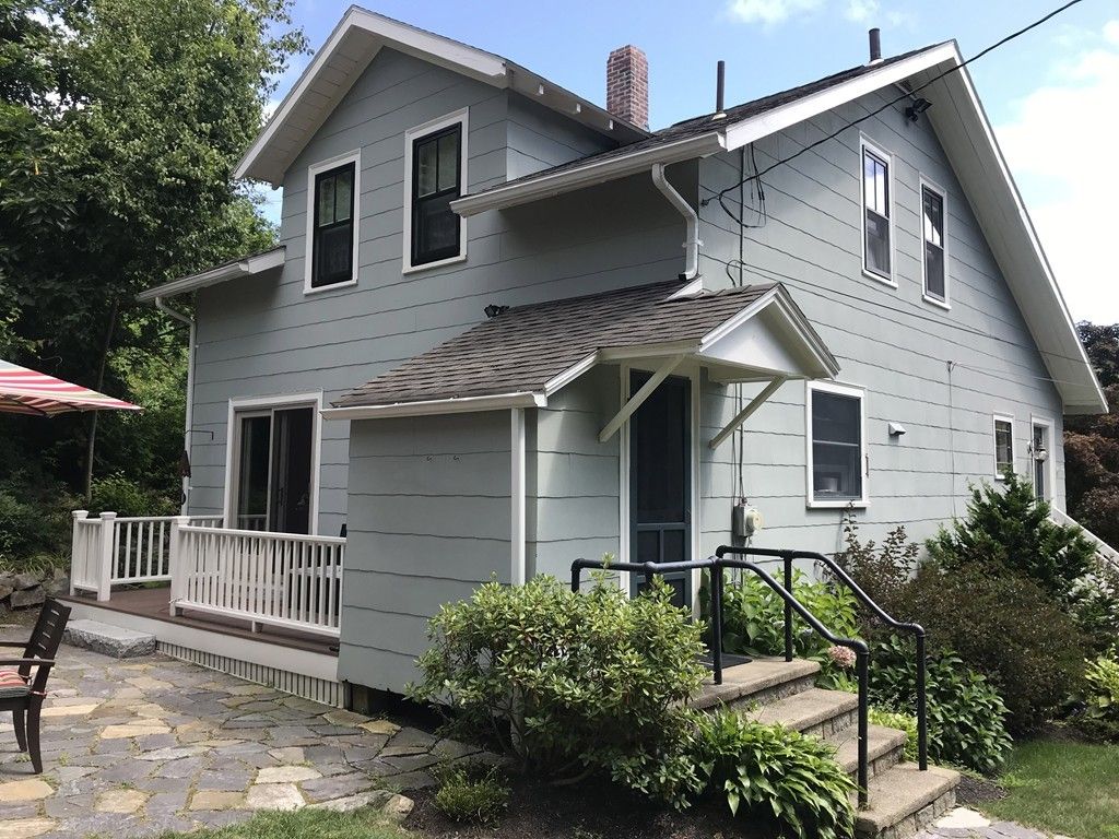 Exterior, Facade, Queen Anne Victorian