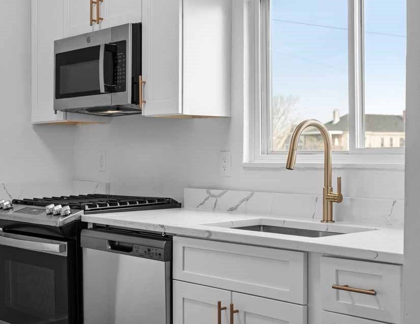 Interior, Kitchen, Stainless Steel Appliances