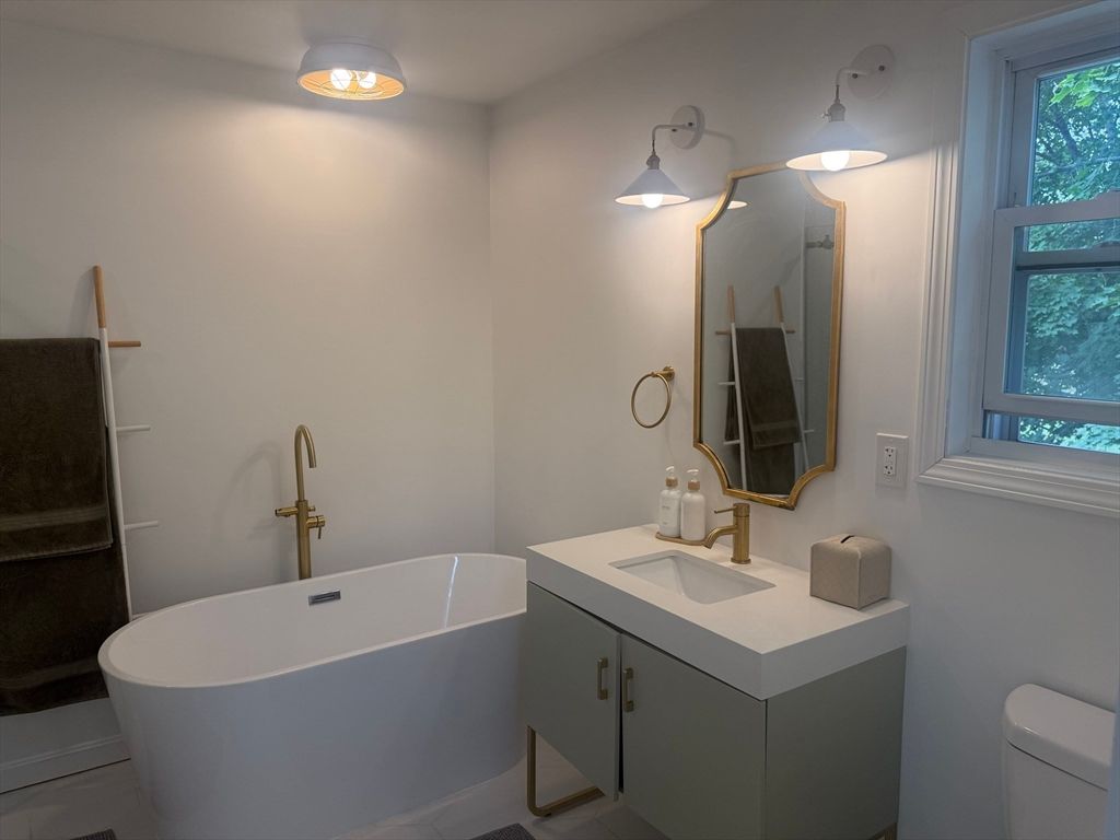 Bathroom, Free Standing Baths, Interior