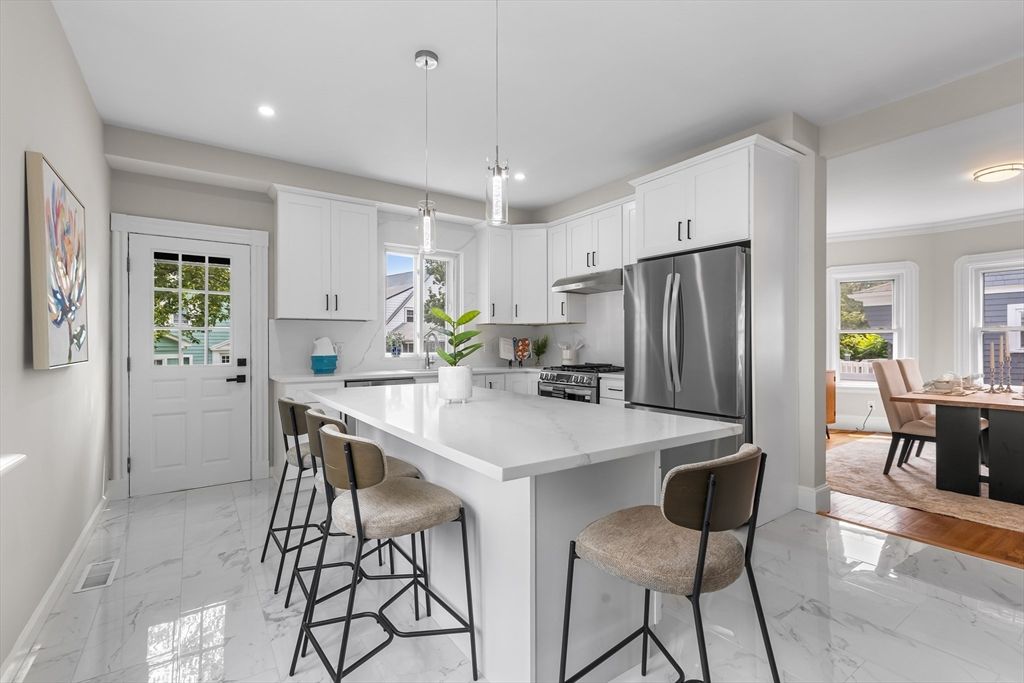Dining room, Interior, Kitchen, Marble, Pendant Lights, Recessed Lighting, Stainless Steel Appliances