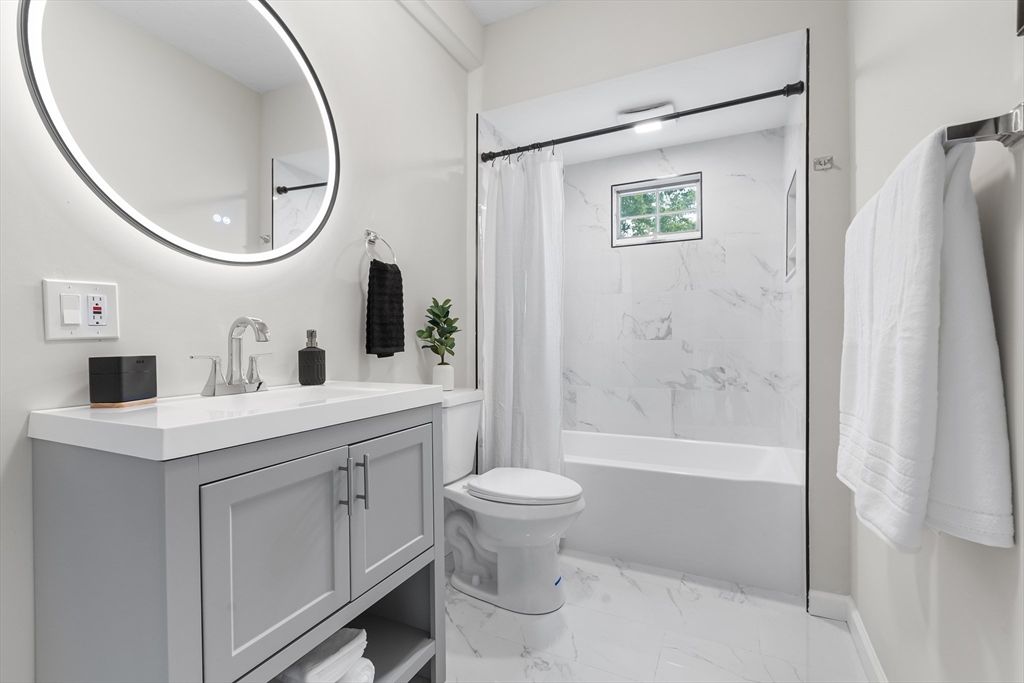 Bathroom, Interior, Marble, Marble Walls