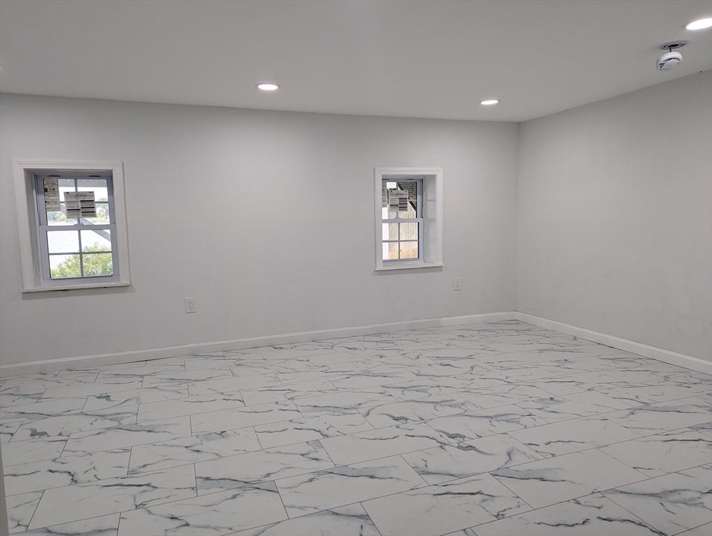 Empty room, Interior, Marble, Recessed Lighting