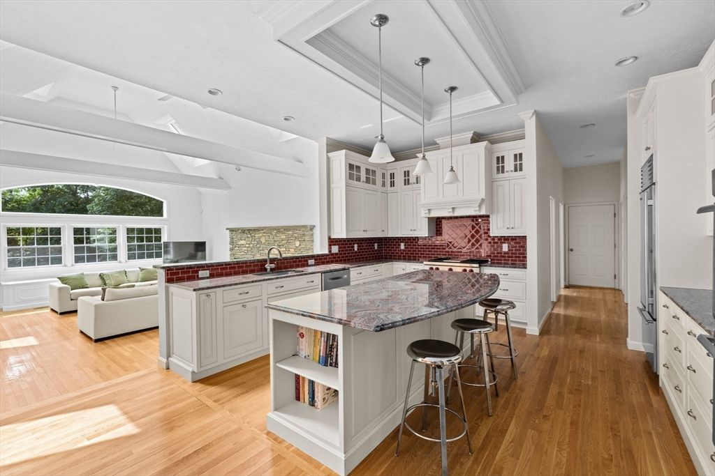 Interior, Kitchen, Living room, Pendant Lights, Recessed Lighting, Wood Texture Flooring
