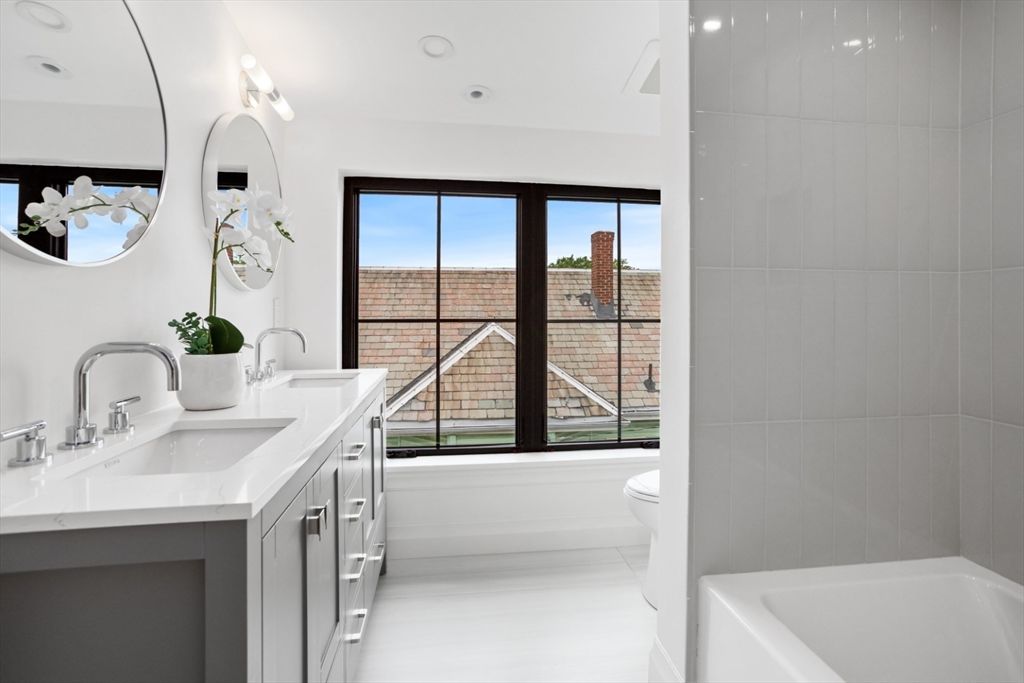 Bathroom, Interior, Recessed Lighting