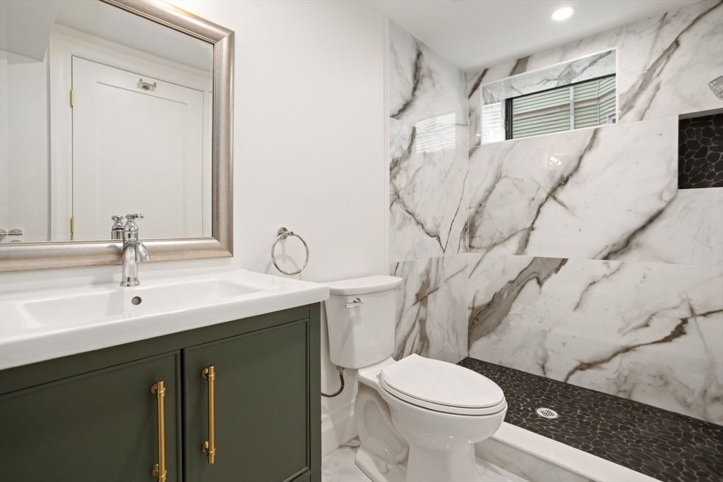 Bathroom, Interior, Marble Walls, Recessed Lighting