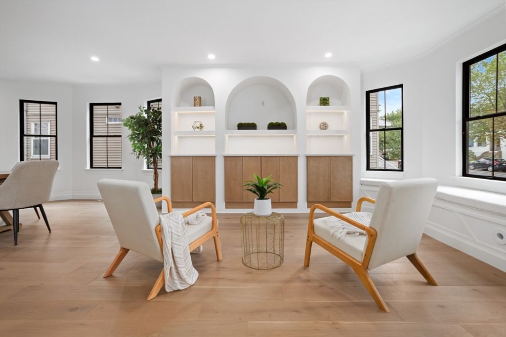 Interior, Recessed Lighting, Wood Texture Flooring