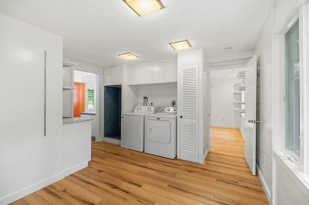 Interior, Recessed Lighting, Utility Closets, Washer, Wood Texture Flooring