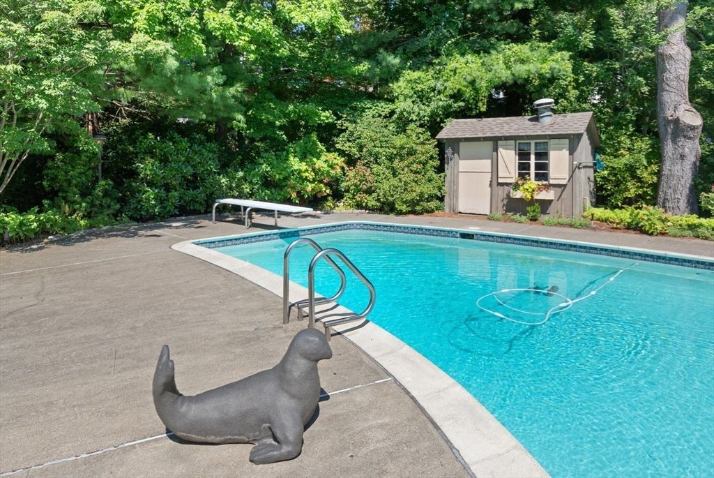 Exterior, Pool
