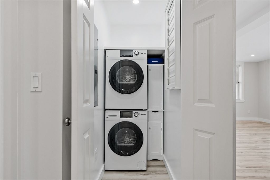 Interior, Recessed Lighting, Utility Closets, Washer, Wood Texture Flooring