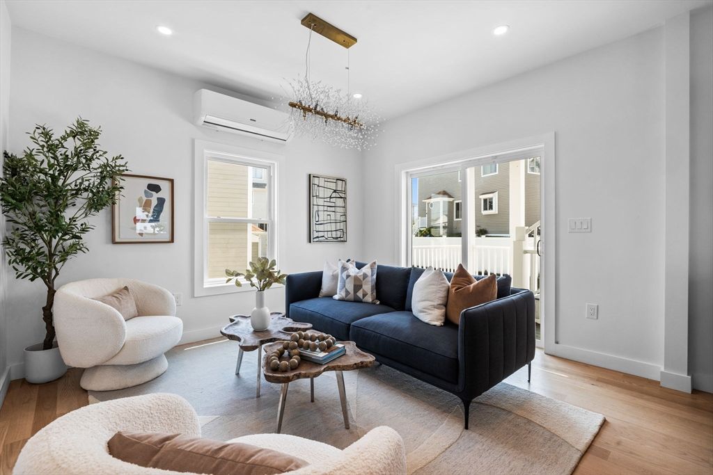 Interior, Living room, Pendant Lights, Recessed Lighting, Wood Texture Flooring