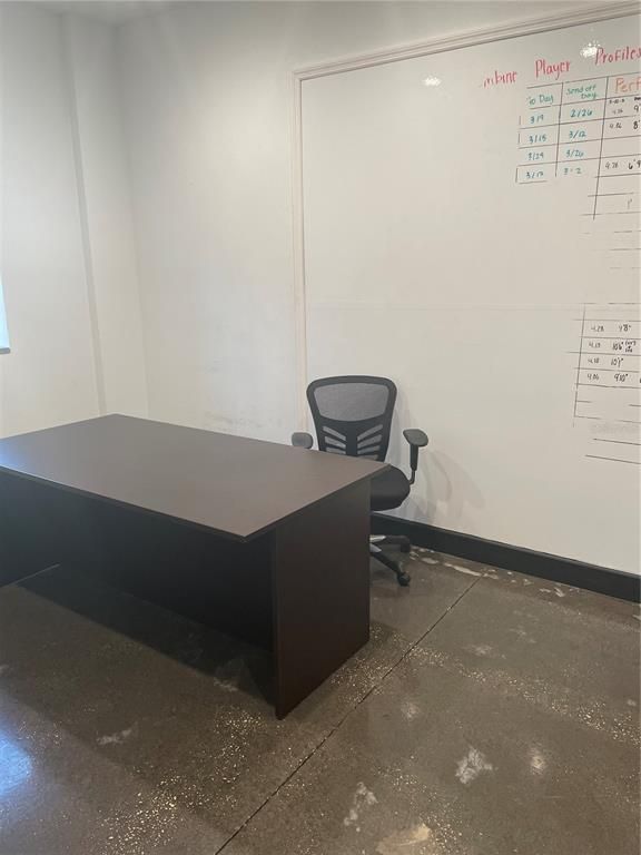 Home Office, Interior