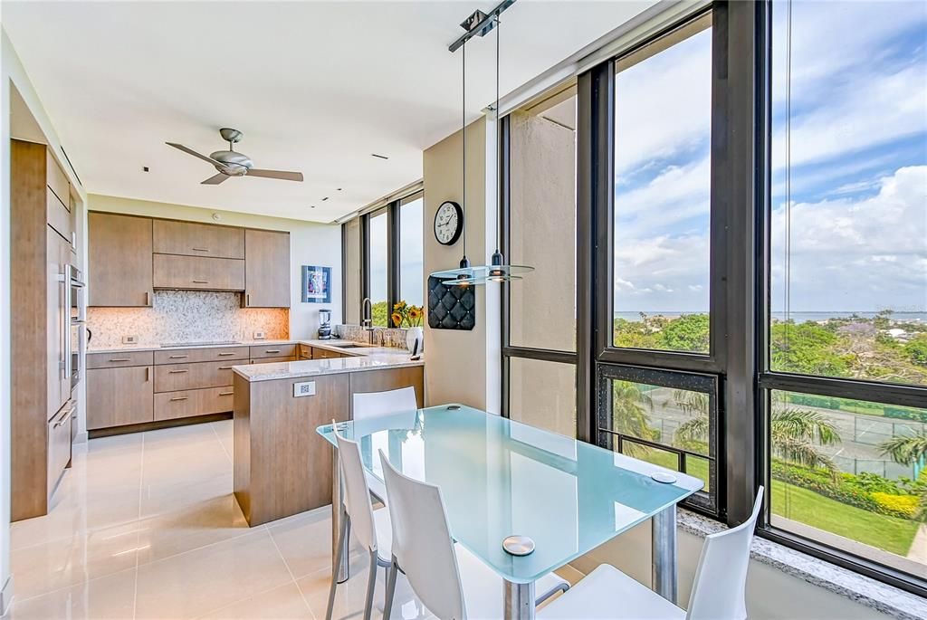 Dining room, Interior, Kitchen, Recessed Lighting