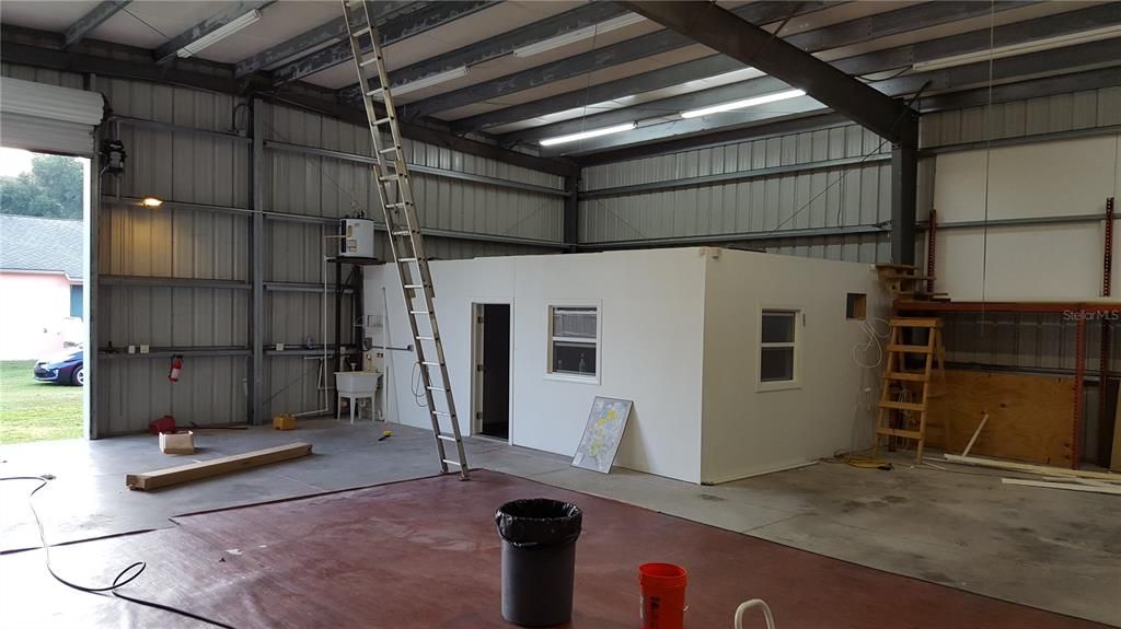 Garage, Interior