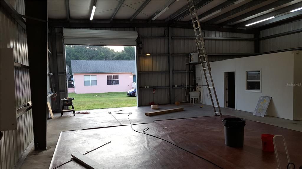 Garage, Interior