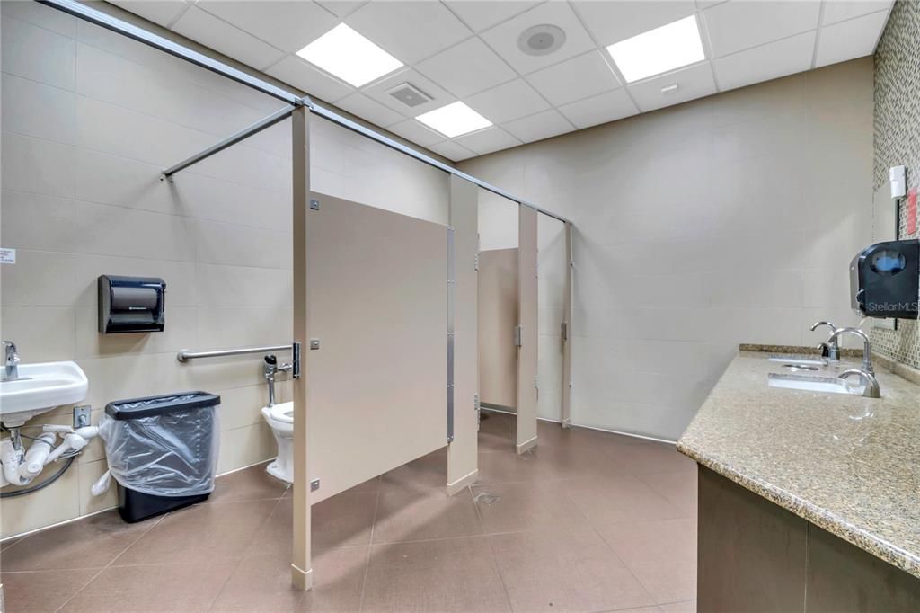 Bathroom, Interior, Recessed Lighting