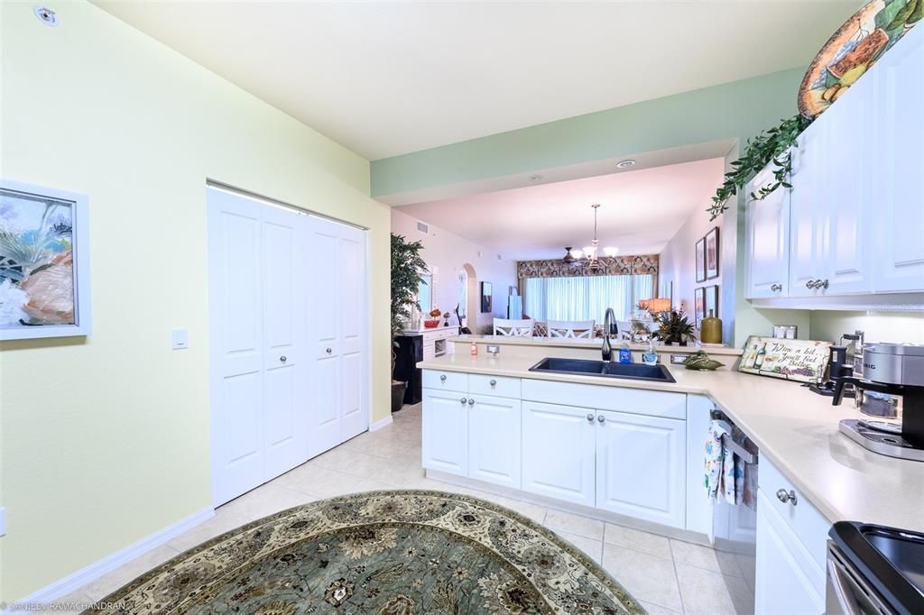 Chandelier, Dining room, Interior, Kitchen, Recessed Lighting