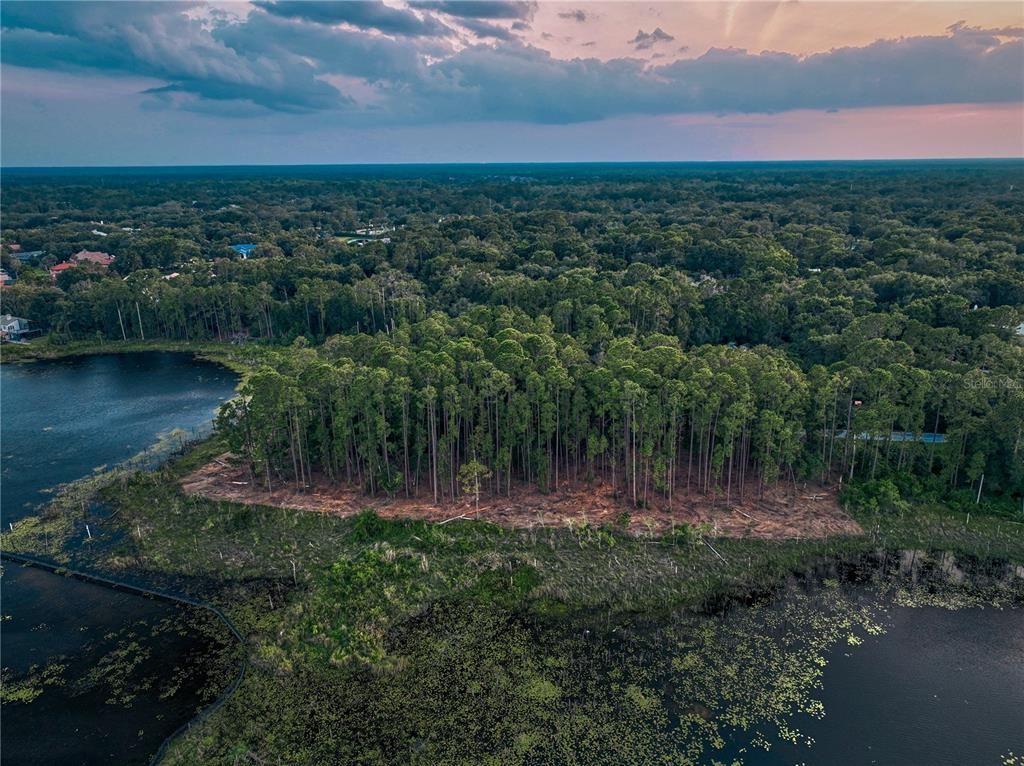 Exterior, Lake
