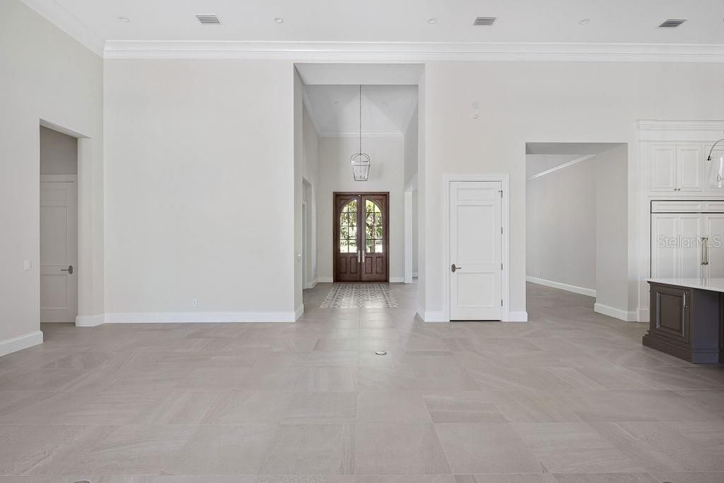 Empty room, Interior, Pendant Lights