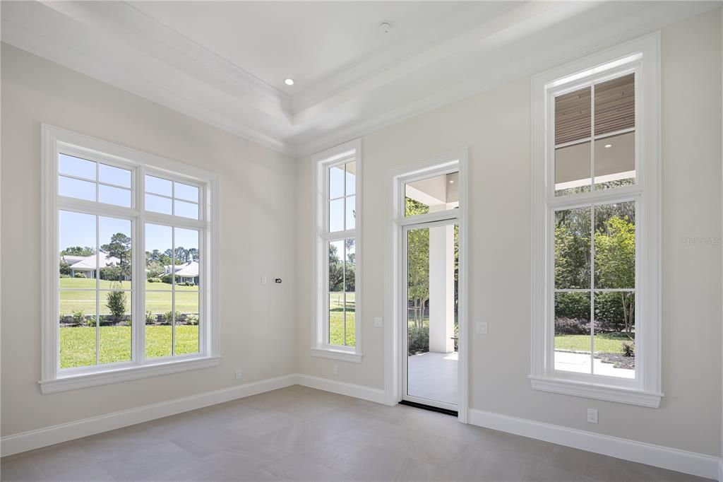 Empty room, Interior, Recessed Lighting