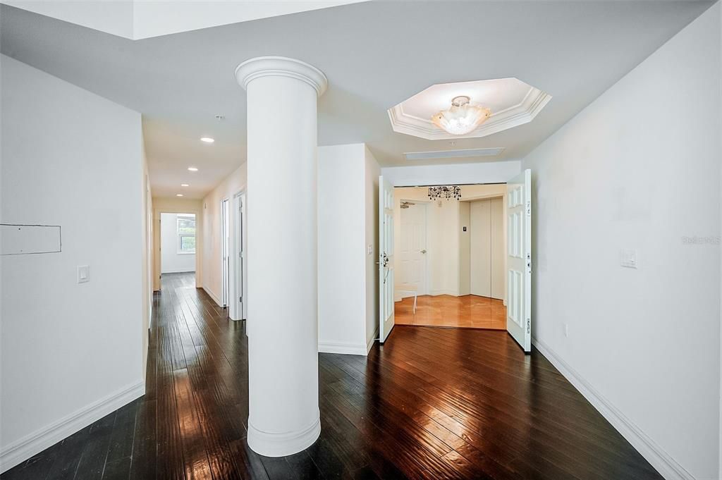 Interior, Recessed Lighting, Wood Texture Flooring