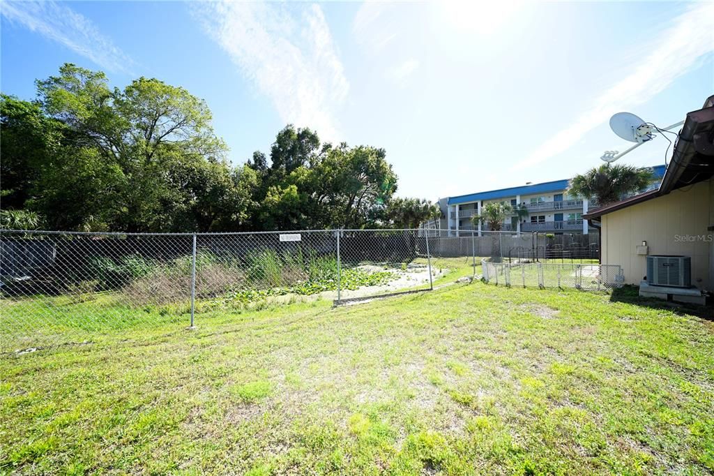 Backyard, Exterior