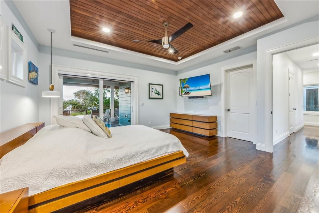 Bedroom, Interior, Pendant Lights, Recessed Lighting, Wooden Ceilings, Wood Texture Flooring