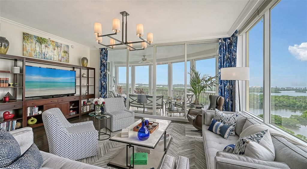 Chandelier, Interior, Living room, Sun Room, Water