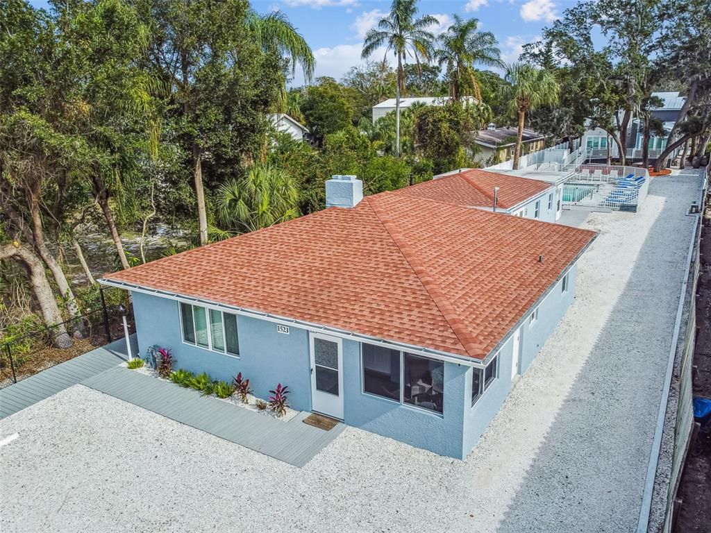 Exterior, Drone