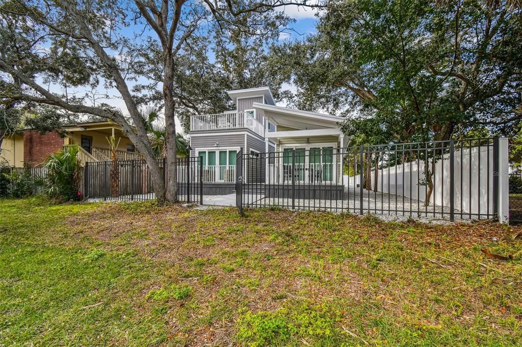 Backyard, Exterior