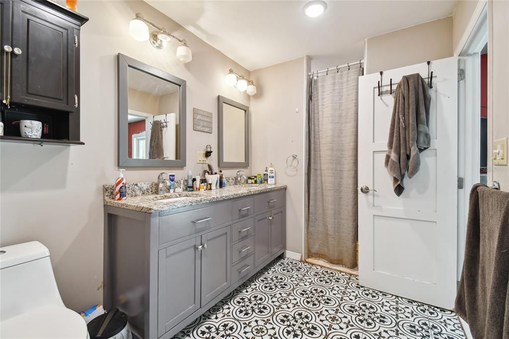 Bathroom, Dual Sink Vanities, Interior, Recessed Lighting