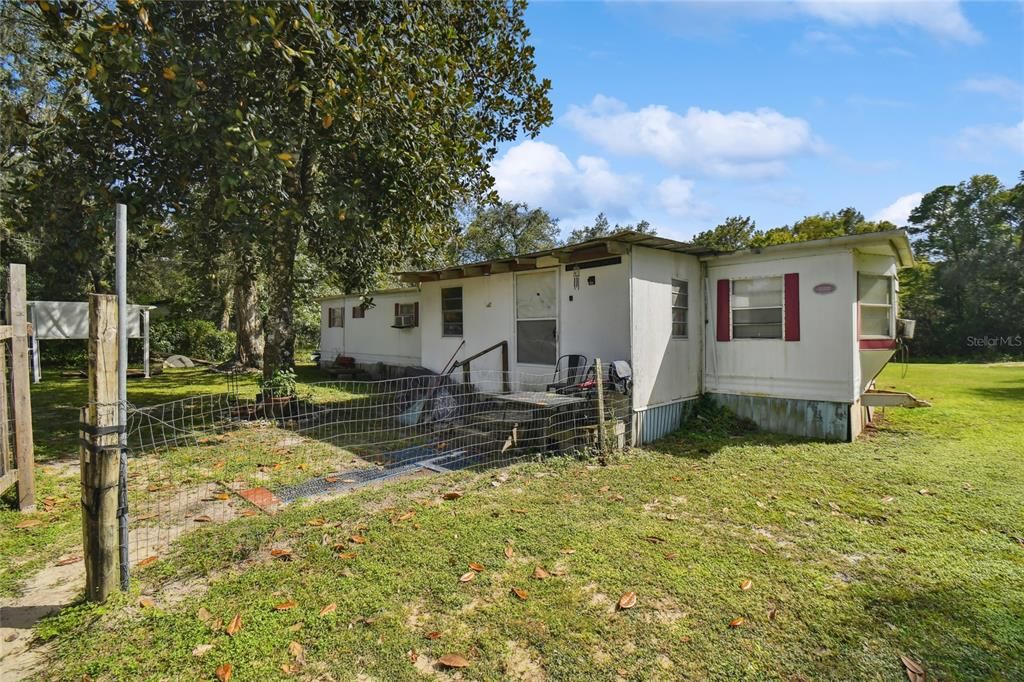 Backyard, Exterior