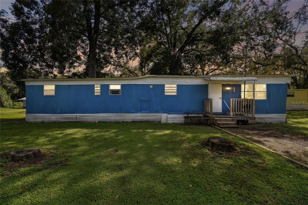 Backyard, Exterior