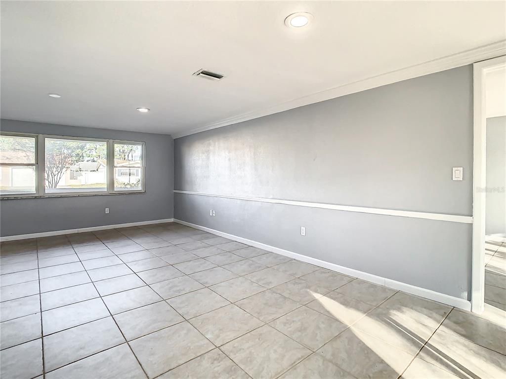 Empty room, Interior, Recessed Lighting