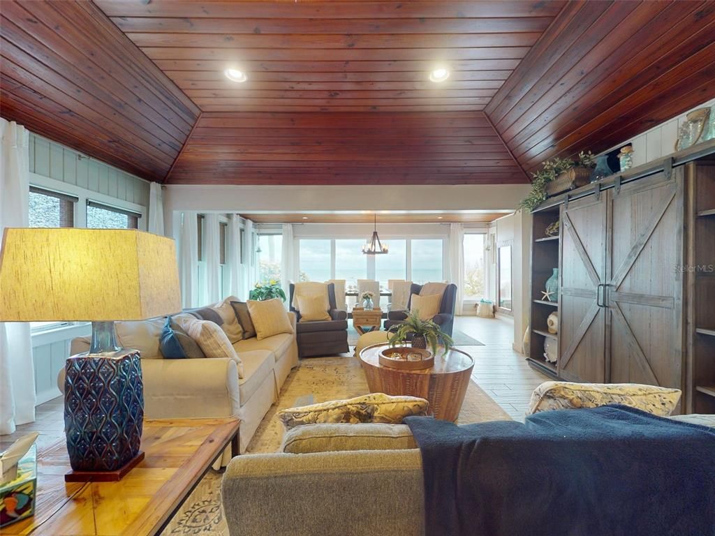 Dining room, Interior, Living room, Pendant Lights, Recessed Lighting, Wooden Ceilings, Wood Texture Flooring