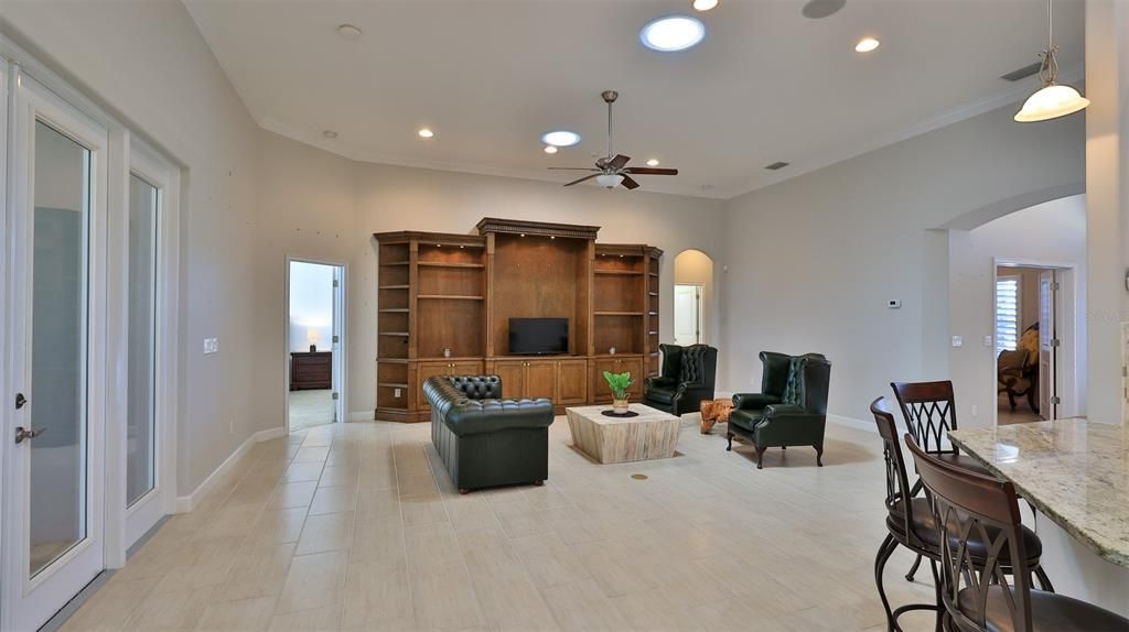 Interior, Living room, Pendant Lights, Recessed Lighting