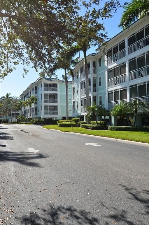 Exterior, Facade, Condo Building