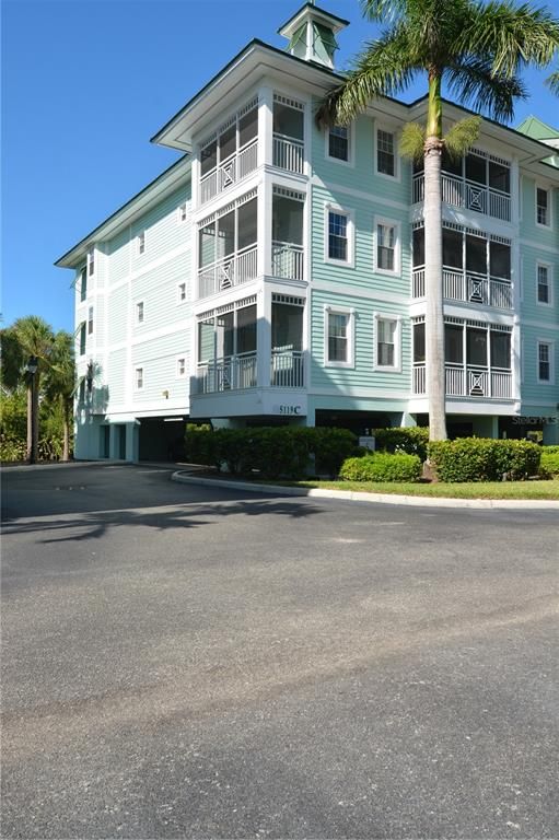 Exterior, Facade, Condo Building