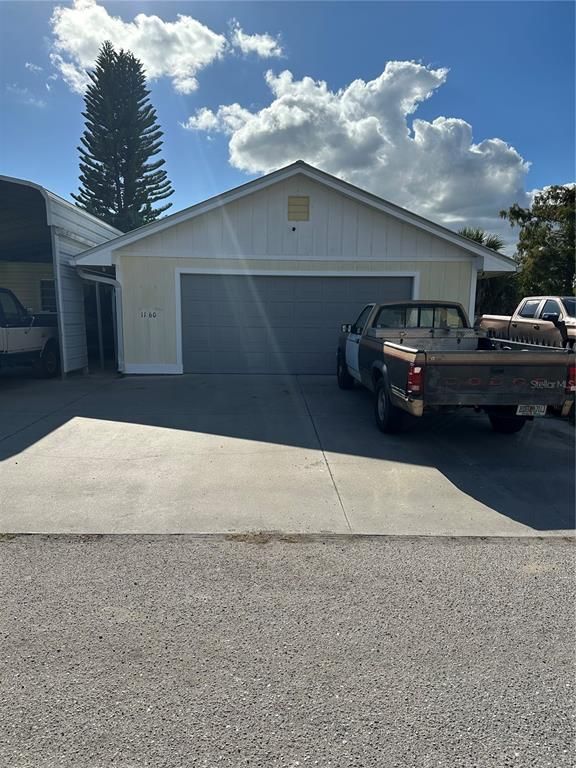 Detached Garage, Exterior