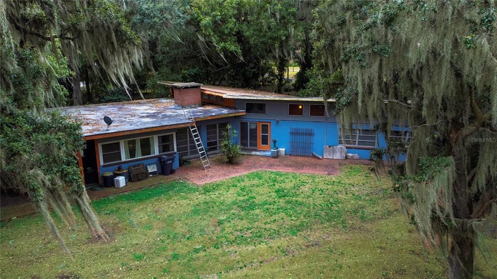 Backyard, Exterior
