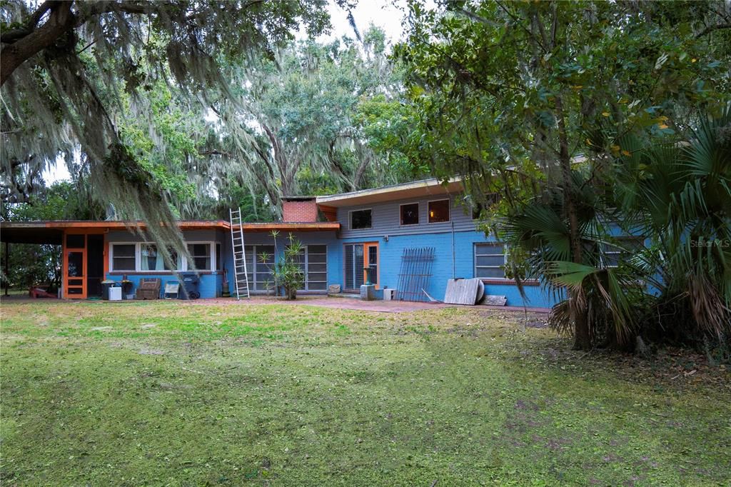 Backyard, Exterior