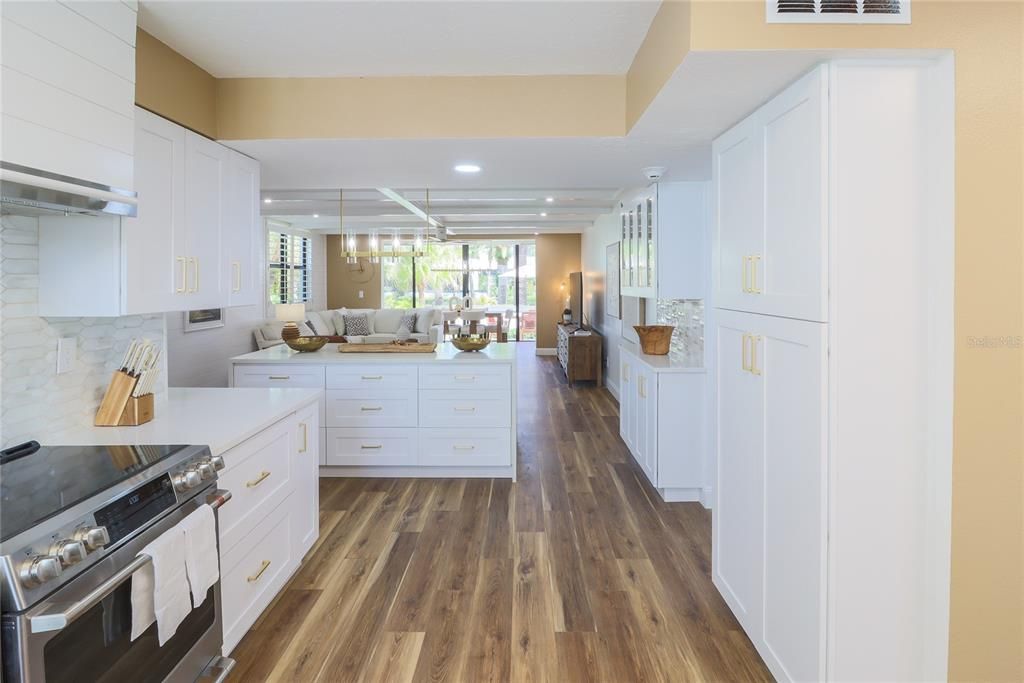 Interior, Kitchen, Pendant Lights, Recessed Lighting, Wood Texture Flooring