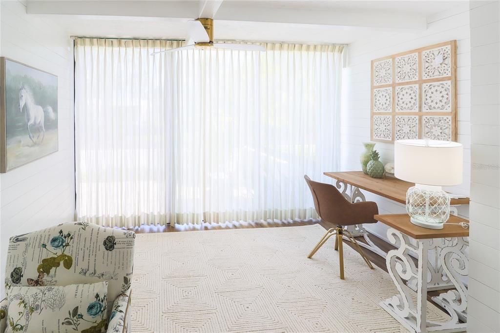 Home Office, Interior