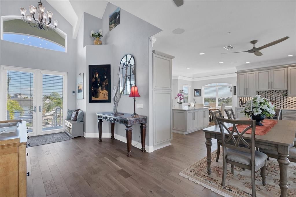 Chandelier, Dining room, Interior, Kitchen, Recessed Lighting, Wood Texture Flooring