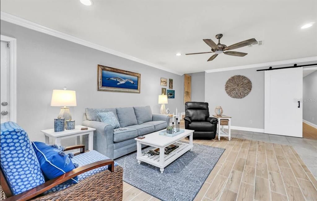 Interior, Living room, Recessed Lighting, Wood Texture Flooring