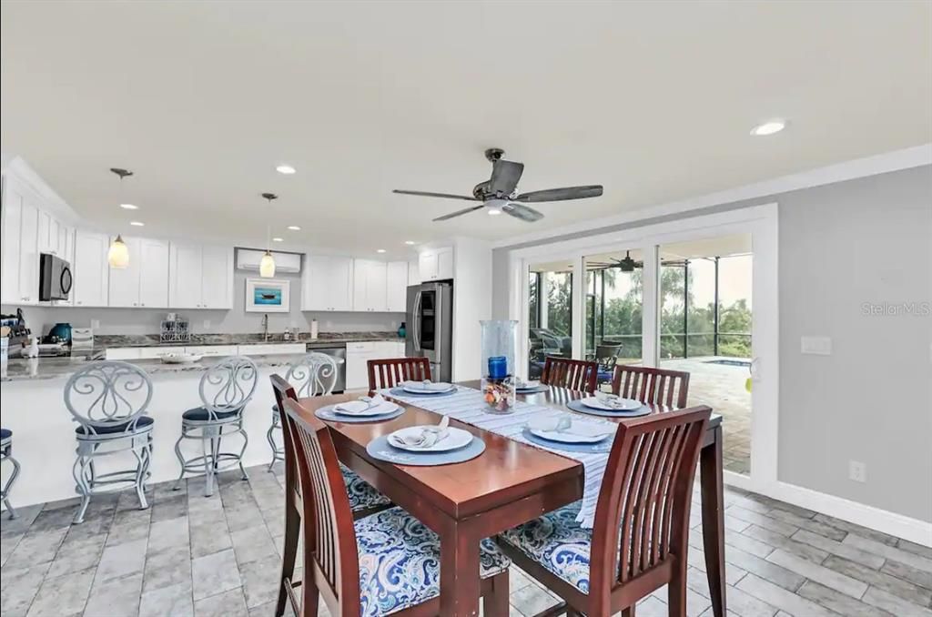 Dining room, Interior, Kitchen, Pendant Lights, Recessed Lighting, Stainless Steel Appliances