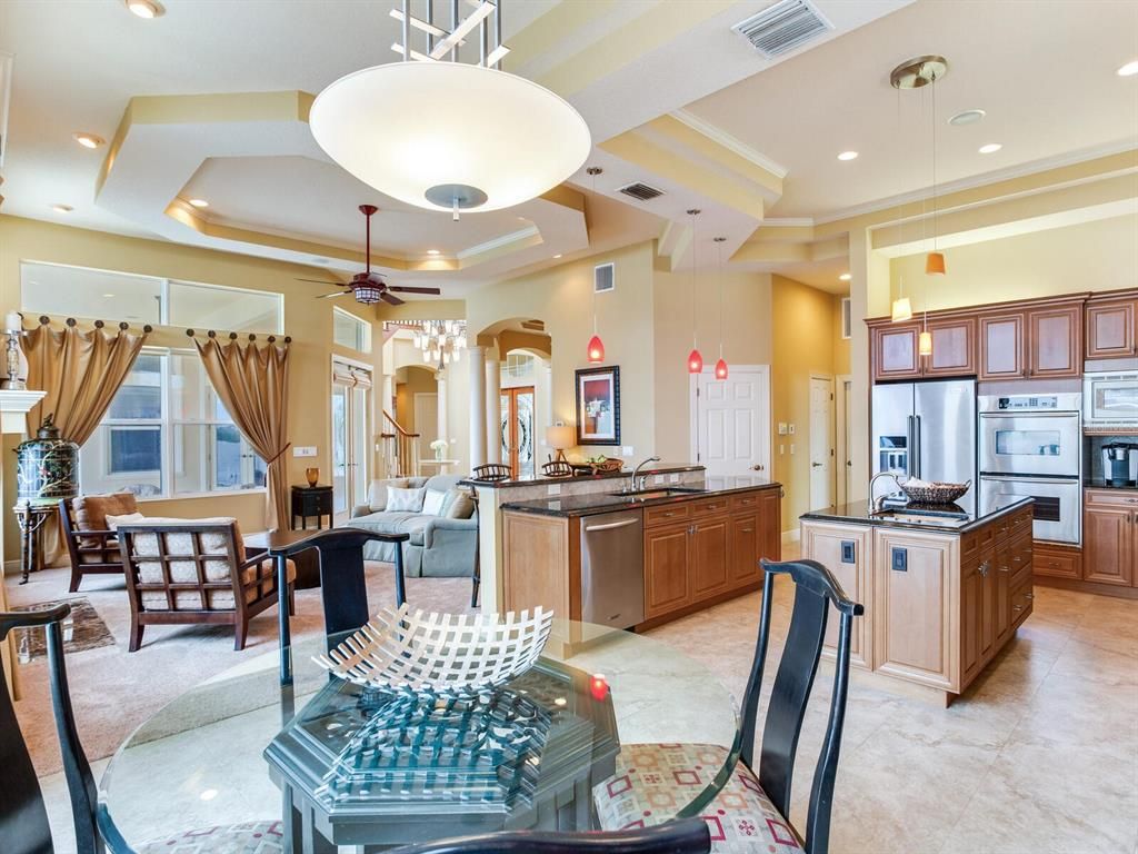 Dining room, Interior, Kitchen, Living room, Pendant Lights, Recessed Lighting, Stainless Steel Appliances