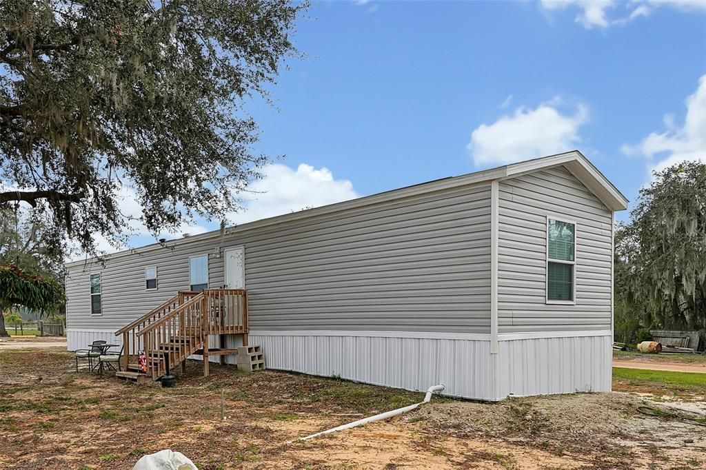 Backyard, Exterior