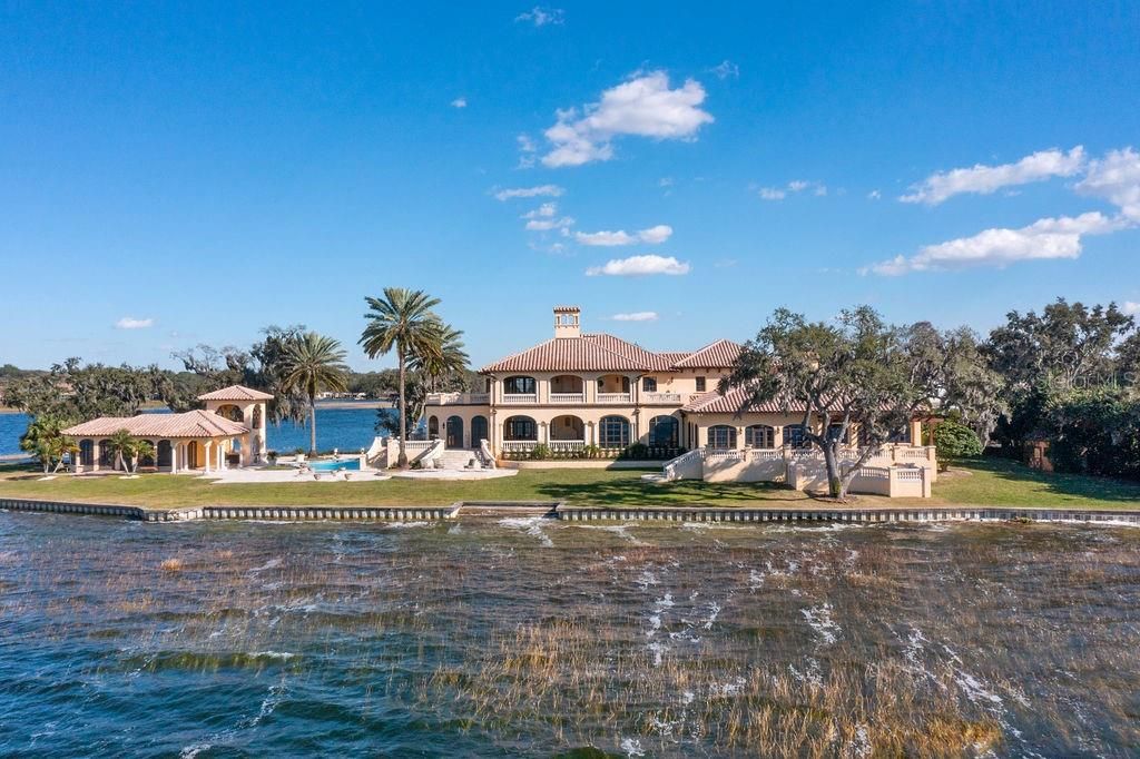 Exterior, Lake