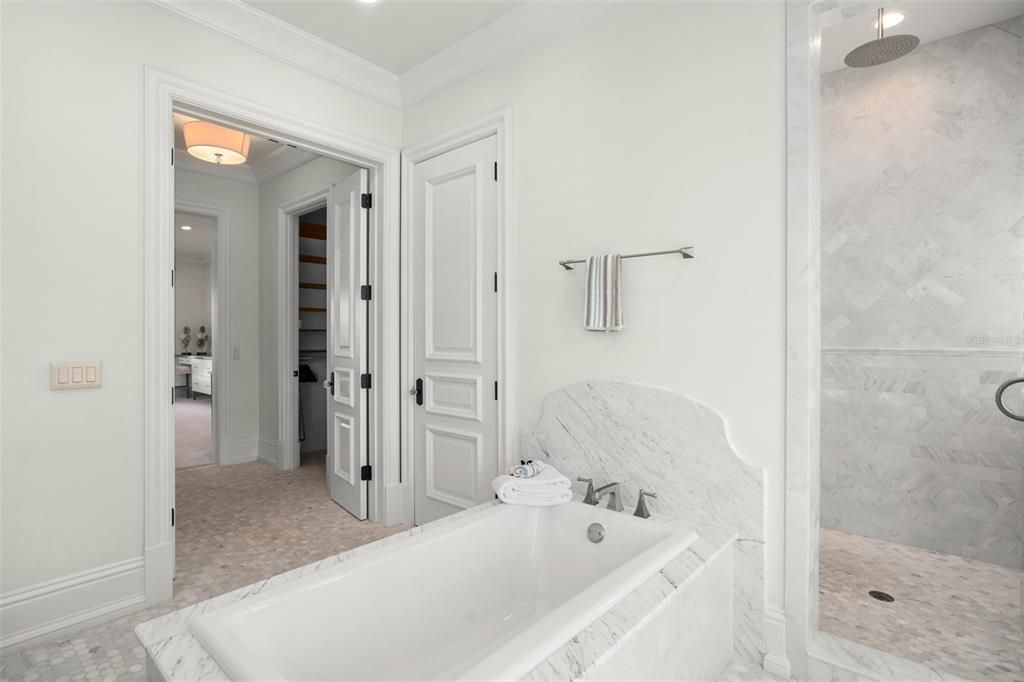 Bathroom, Interior, Marble, Marble Walls, Recessed Lighting
